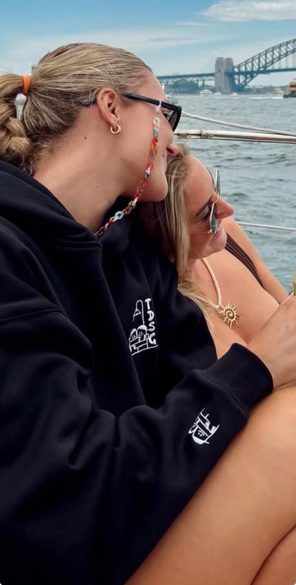 Conversations with friends Hoody x Speranza22